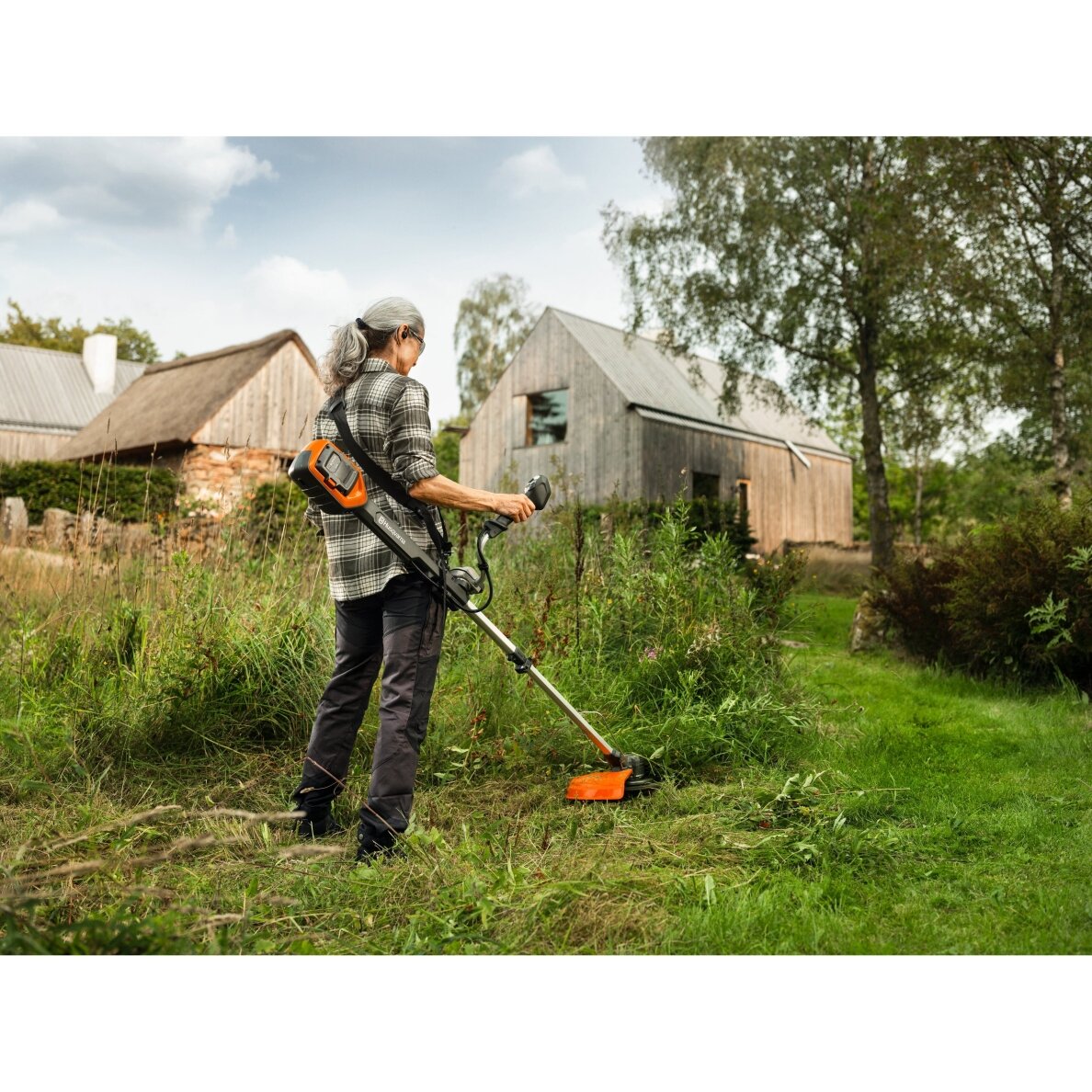 Husqvarna žoliapjovė 220iR 1 Husqvarna žoliapjovė 220iR 1
